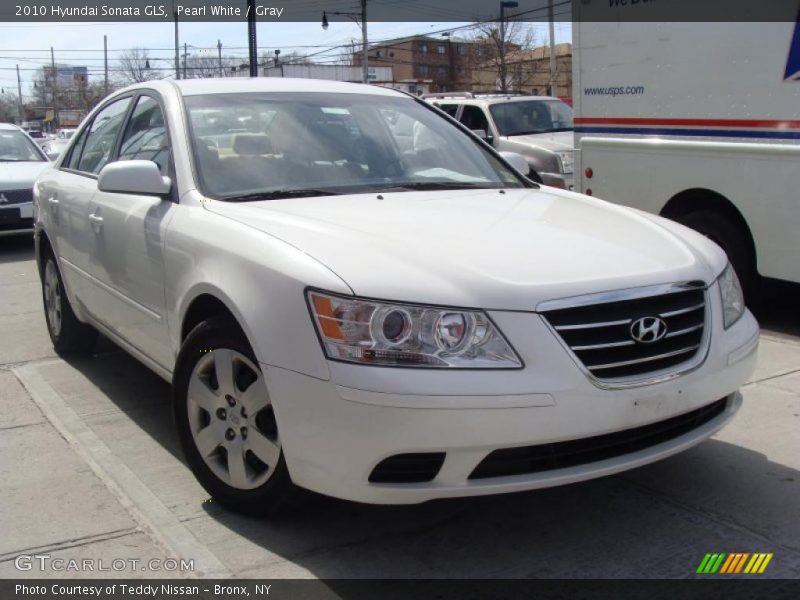 Pearl White / Gray 2010 Hyundai Sonata GLS