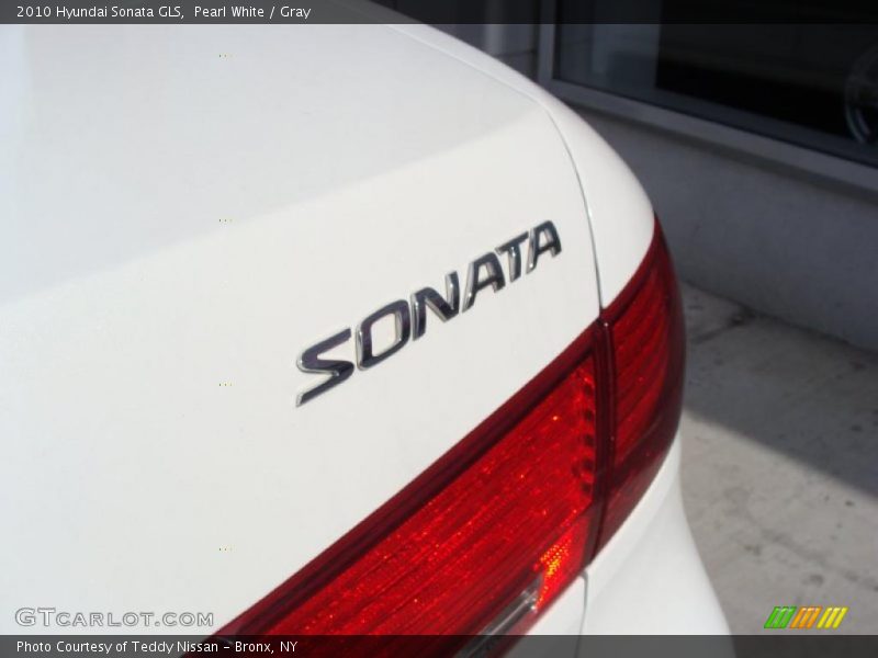 Pearl White / Gray 2010 Hyundai Sonata GLS