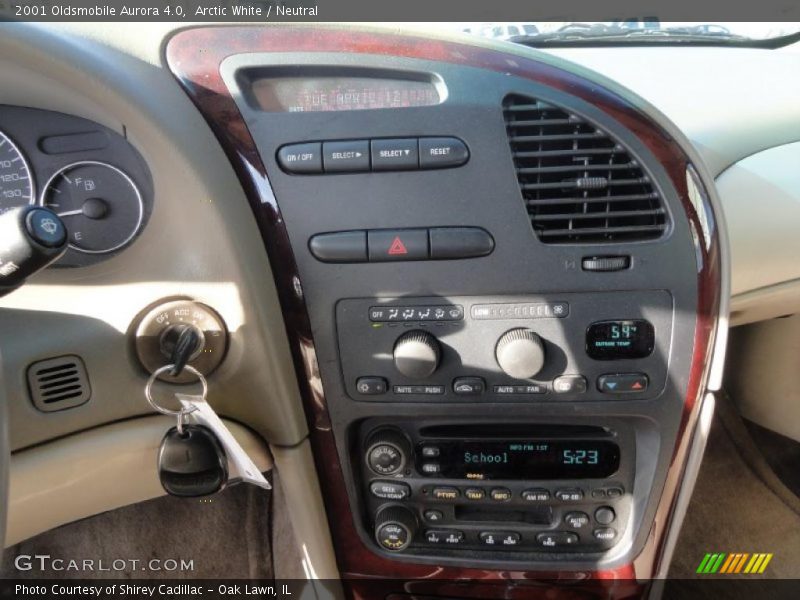 Arctic White / Neutral 2001 Oldsmobile Aurora 4.0