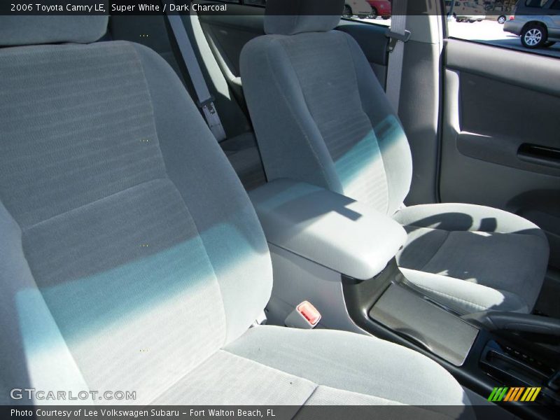 Super White / Dark Charcoal 2006 Toyota Camry LE