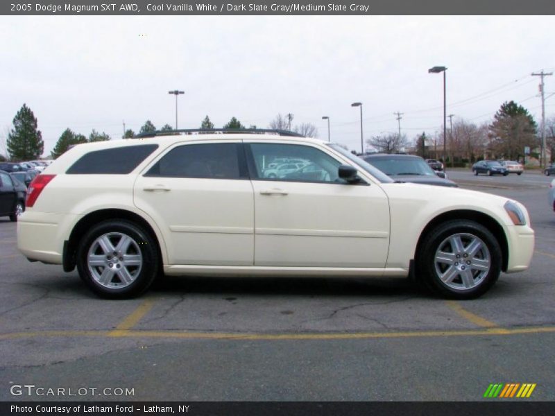  2005 Magnum SXT AWD Cool Vanilla White