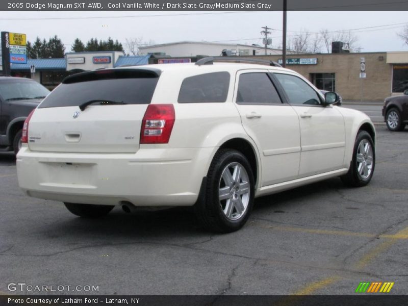  2005 Magnum SXT AWD Cool Vanilla White