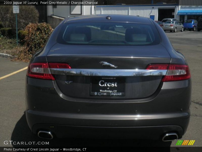 Pearl Grey Metallic / Charcoal/Charcoal 2009 Jaguar XF Luxury