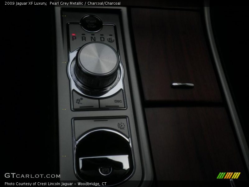 Pearl Grey Metallic / Charcoal/Charcoal 2009 Jaguar XF Luxury