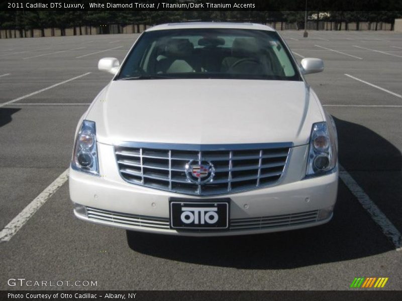 White Diamond Tricoat / Titanium/Dark Titanium Accents 2011 Cadillac DTS Luxury