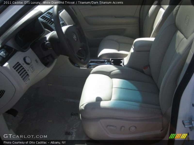 White Diamond Tricoat / Titanium/Dark Titanium Accents 2011 Cadillac DTS Luxury