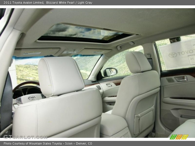Blizzard White Pearl / Light Gray 2011 Toyota Avalon Limited