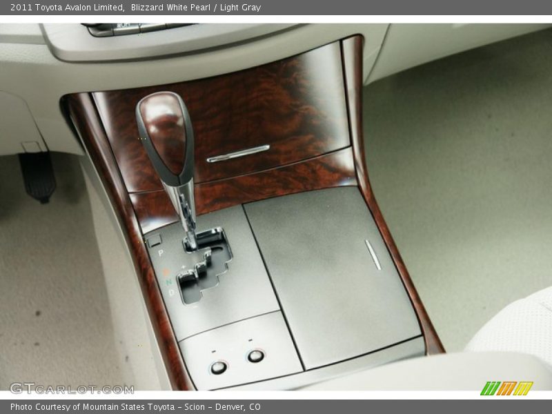 Blizzard White Pearl / Light Gray 2011 Toyota Avalon Limited