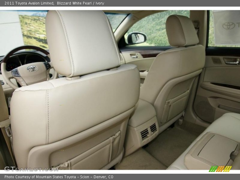 Blizzard White Pearl / Ivory 2011 Toyota Avalon Limited