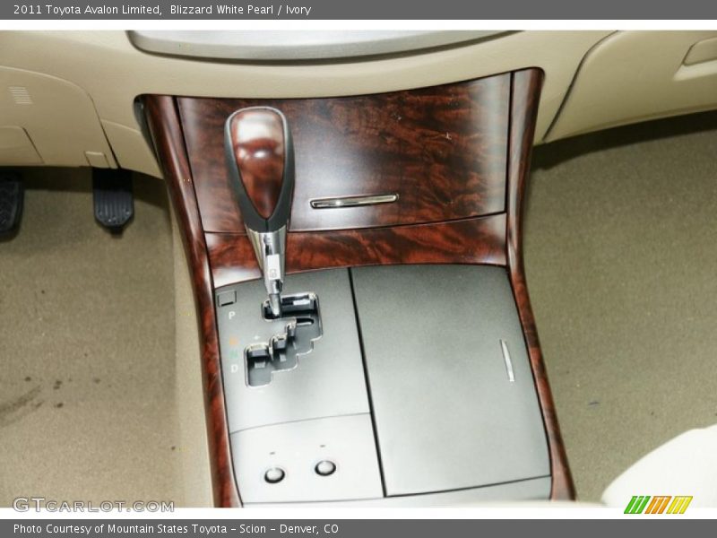 Blizzard White Pearl / Ivory 2011 Toyota Avalon Limited