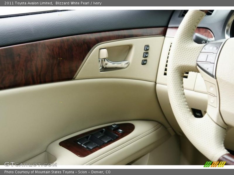 Blizzard White Pearl / Ivory 2011 Toyota Avalon Limited