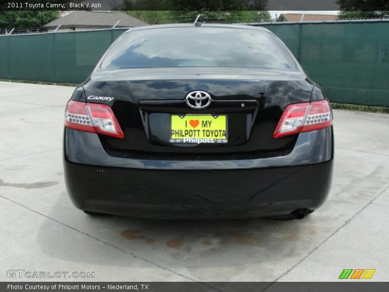 Black / Ash 2011 Toyota Camry