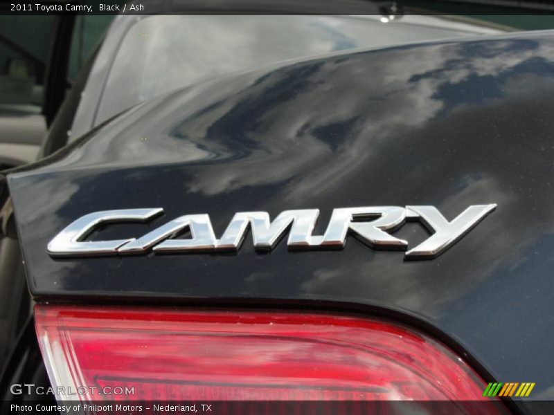Black / Ash 2011 Toyota Camry