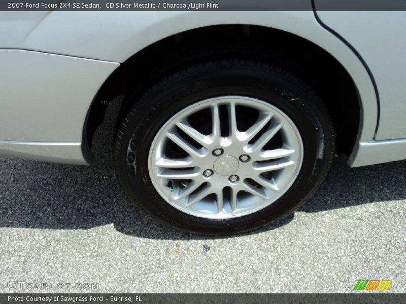 CD Silver Metallic / Charcoal/Light Flint 2007 Ford Focus ZX4 SE Sedan