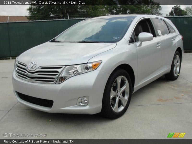 Front 3/4 View of 2011 Venza V6