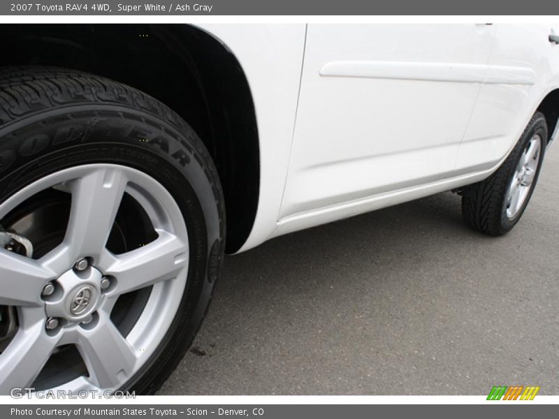 Super White / Ash Gray 2007 Toyota RAV4 4WD