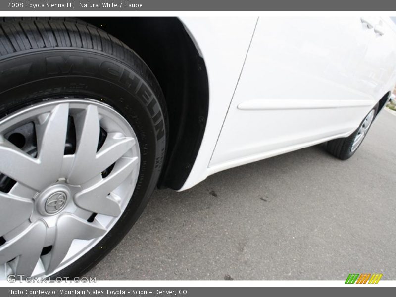 Natural White / Taupe 2008 Toyota Sienna LE