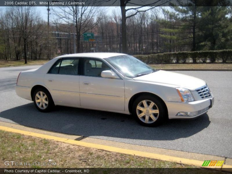 White Lightning / Cashmere 2006 Cadillac DTS