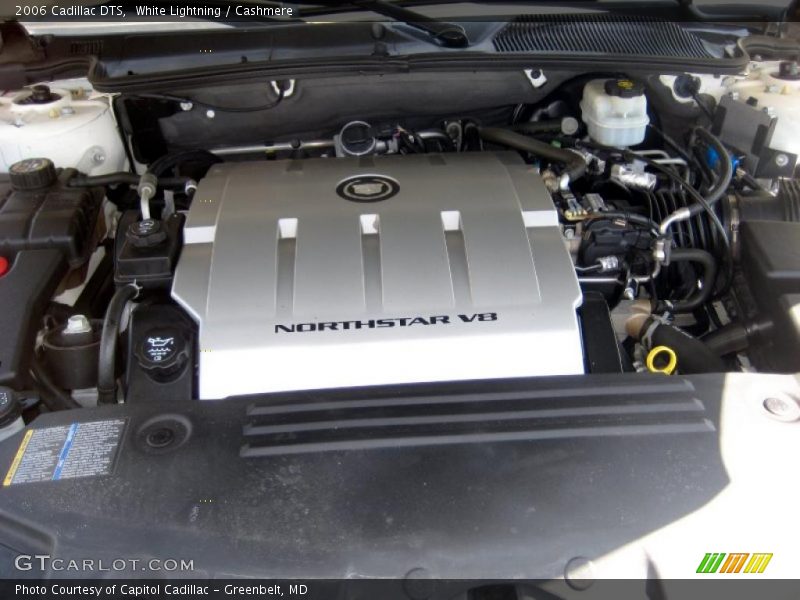 White Lightning / Cashmere 2006 Cadillac DTS