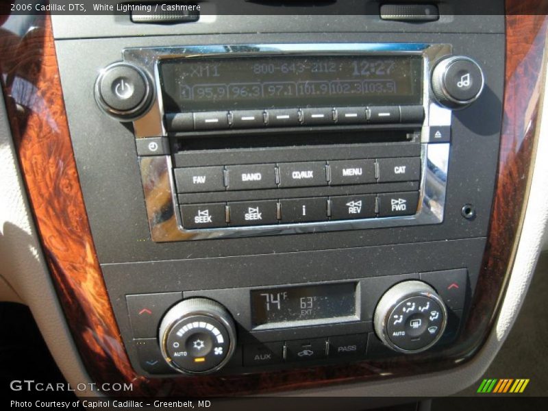 White Lightning / Cashmere 2006 Cadillac DTS