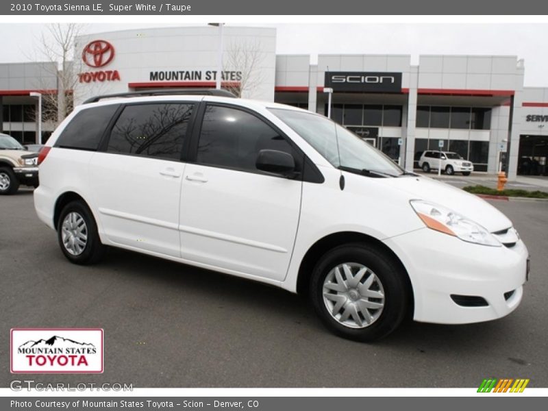 Super White / Taupe 2010 Toyota Sienna LE