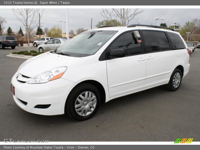 Super White / Taupe 2010 Toyota Sienna LE