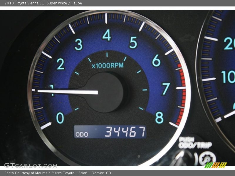 Super White / Taupe 2010 Toyota Sienna LE