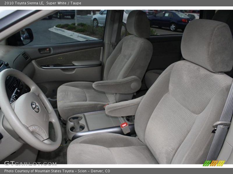 Super White / Taupe 2010 Toyota Sienna LE