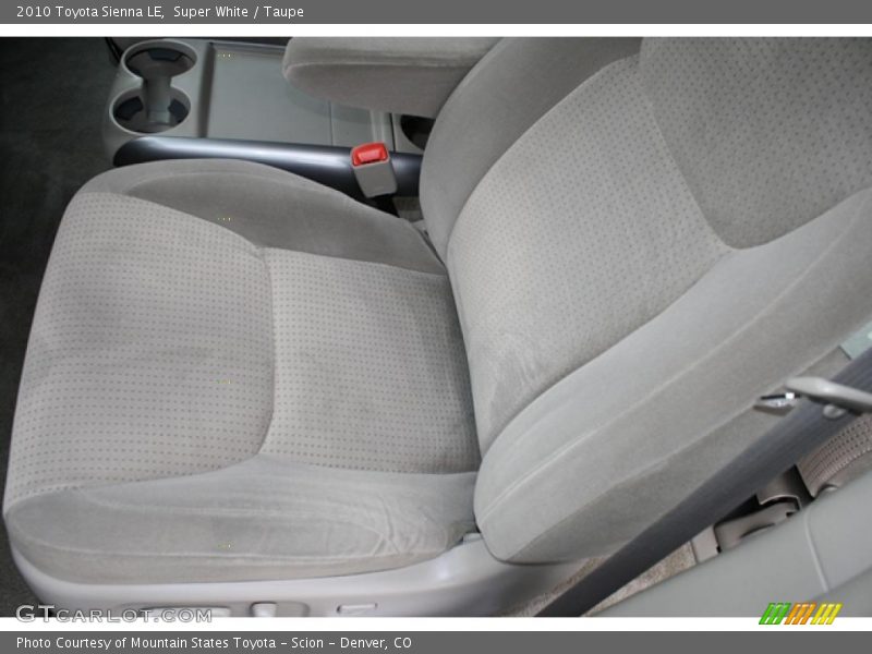 Super White / Taupe 2010 Toyota Sienna LE