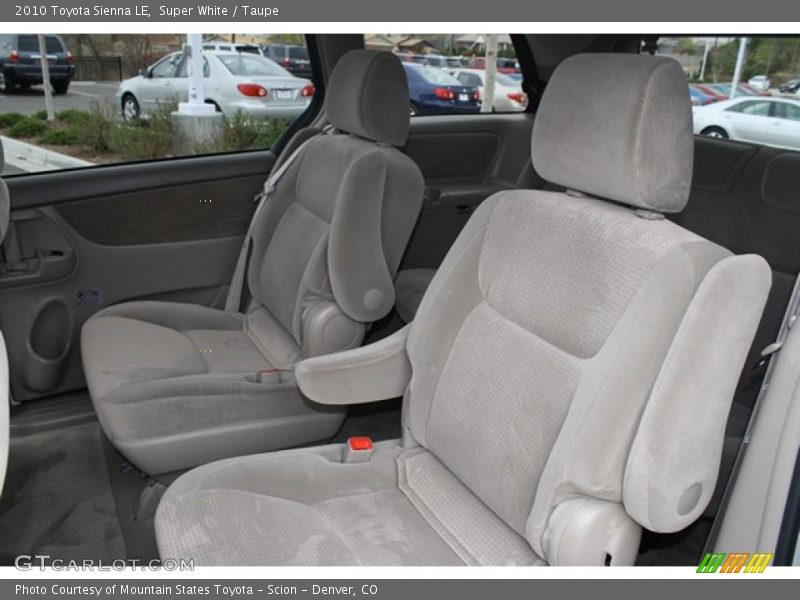 Super White / Taupe 2010 Toyota Sienna LE