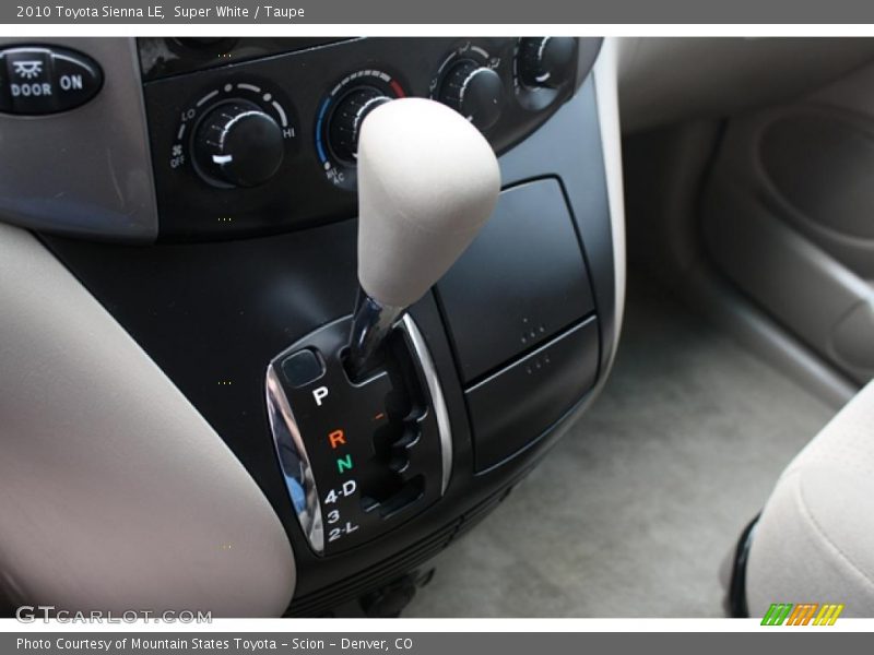 Super White / Taupe 2010 Toyota Sienna LE