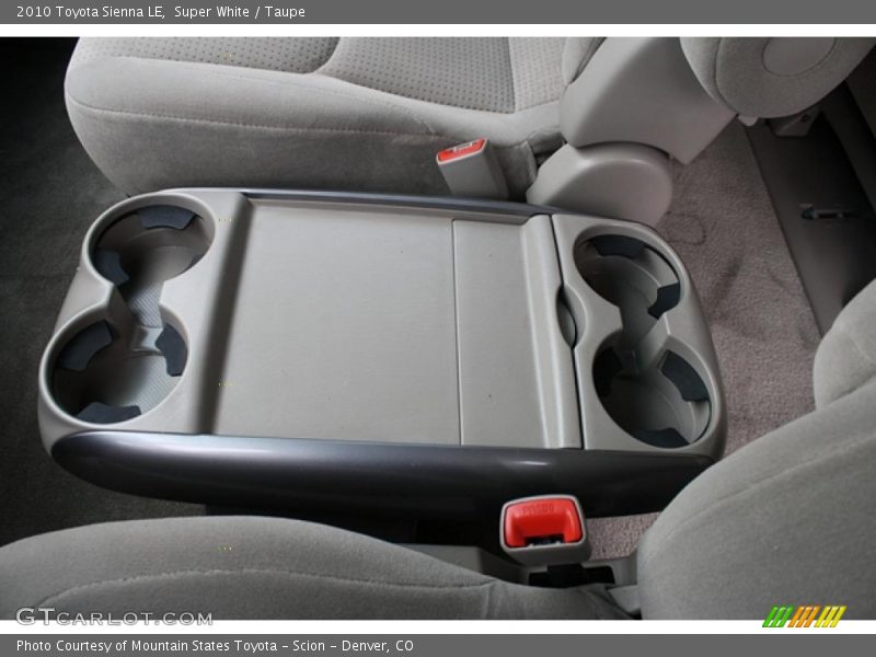 Super White / Taupe 2010 Toyota Sienna LE