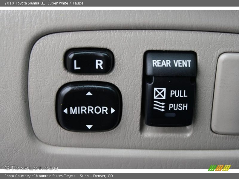 Super White / Taupe 2010 Toyota Sienna LE