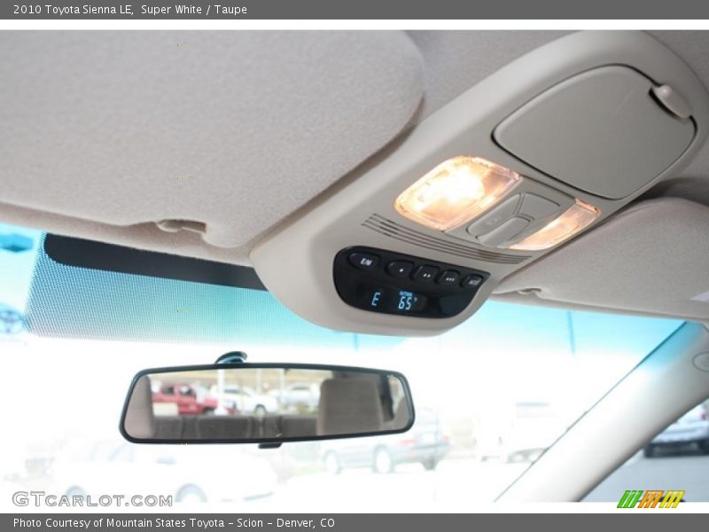 Super White / Taupe 2010 Toyota Sienna LE