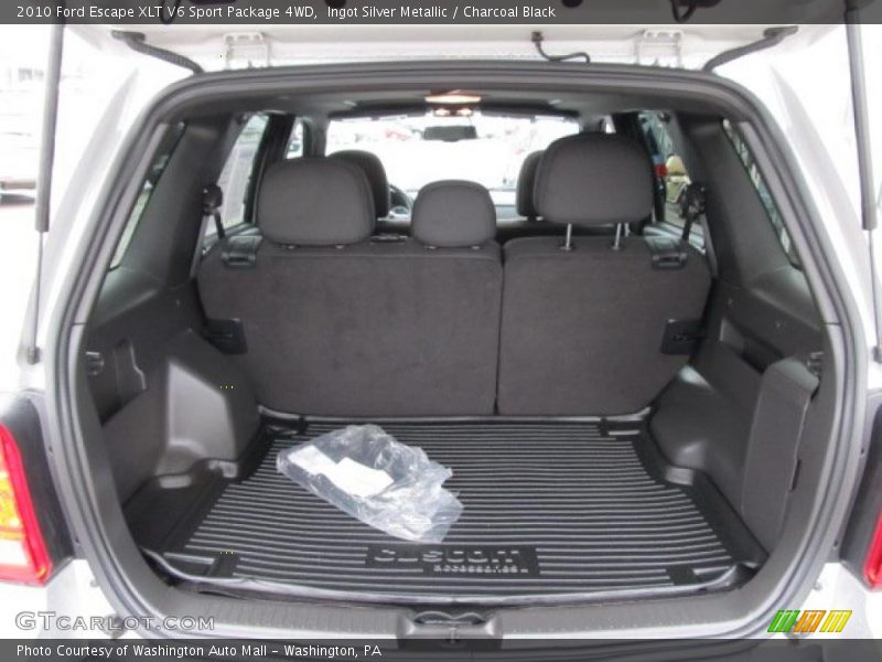  2010 Escape XLT V6 Sport Package 4WD Trunk