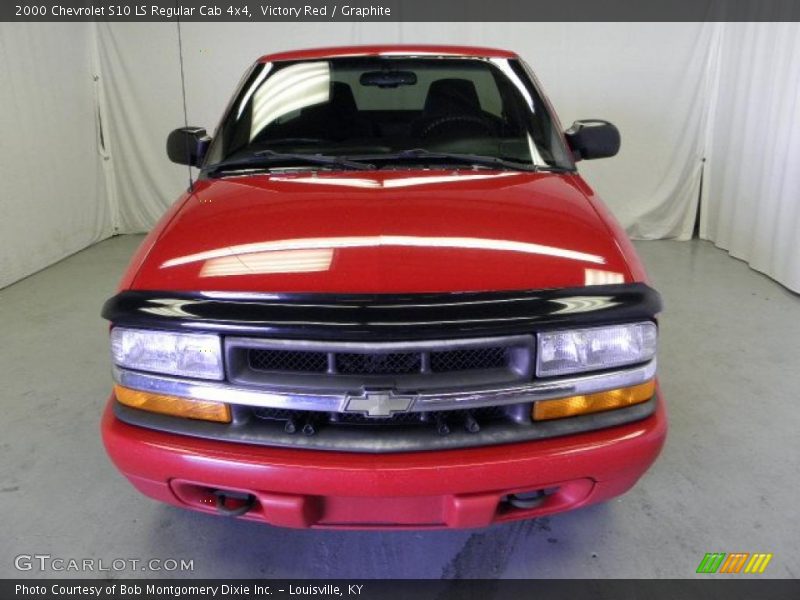 Victory Red / Graphite 2000 Chevrolet S10 LS Regular Cab 4x4