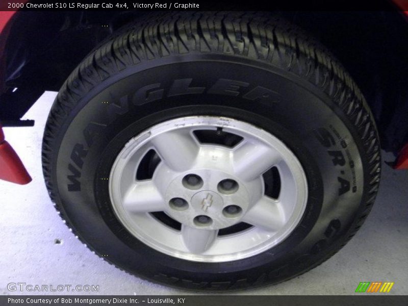 Victory Red / Graphite 2000 Chevrolet S10 LS Regular Cab 4x4