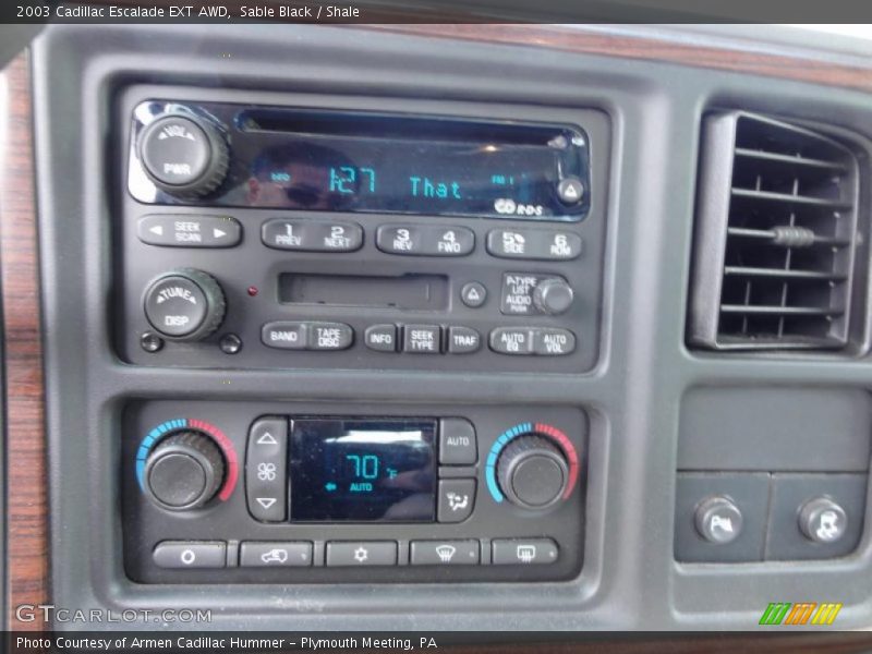 Controls of 2003 Escalade EXT AWD