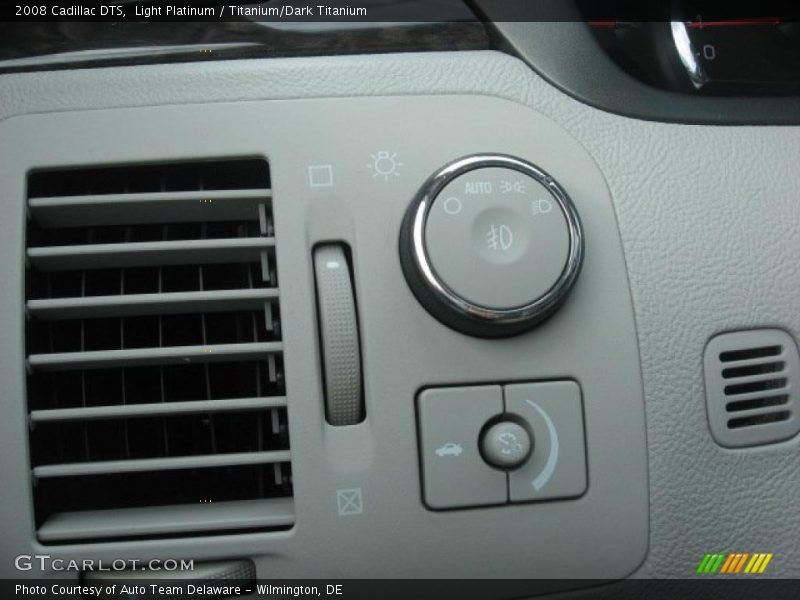 Light Platinum / Titanium/Dark Titanium 2008 Cadillac DTS