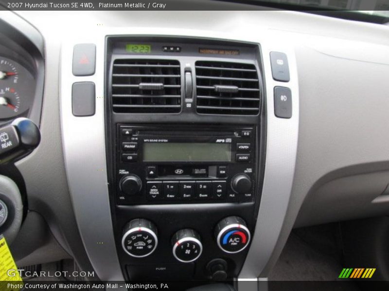 Platinum Metallic / Gray 2007 Hyundai Tucson SE 4WD