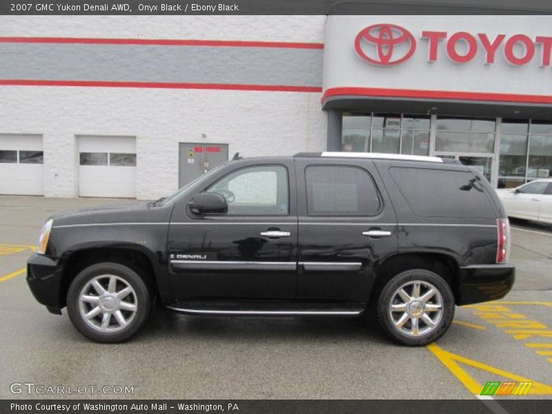 Onyx Black / Ebony Black 2007 GMC Yukon Denali AWD