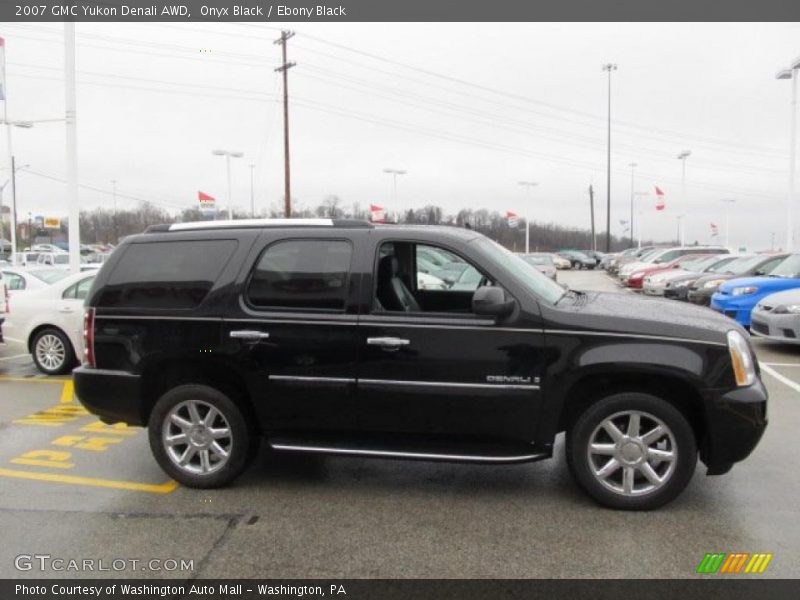 Onyx Black / Ebony Black 2007 GMC Yukon Denali AWD