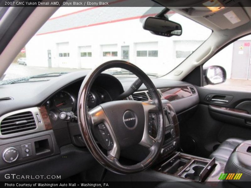 Onyx Black / Ebony Black 2007 GMC Yukon Denali AWD