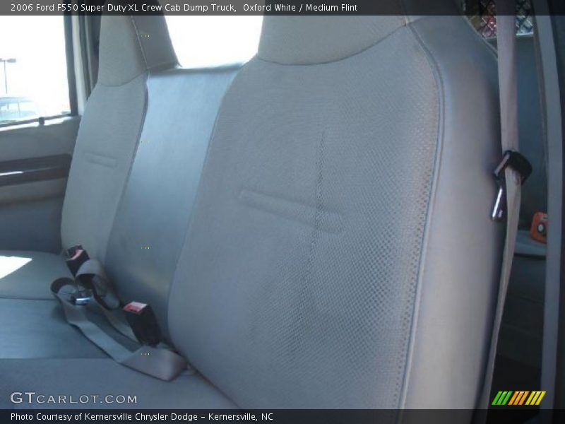  2006 F550 Super Duty XL Crew Cab Dump Truck Medium Flint Interior