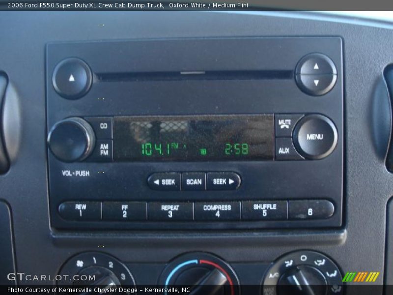 Controls of 2006 F550 Super Duty XL Crew Cab Dump Truck