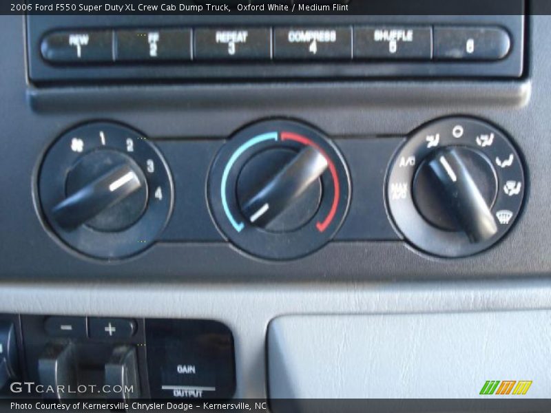 Controls of 2006 F550 Super Duty XL Crew Cab Dump Truck