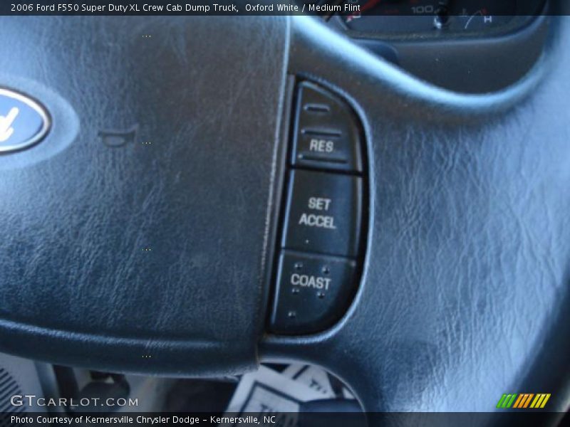 Oxford White / Medium Flint 2006 Ford F550 Super Duty XL Crew Cab Dump Truck