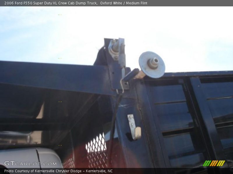Oxford White / Medium Flint 2006 Ford F550 Super Duty XL Crew Cab Dump Truck