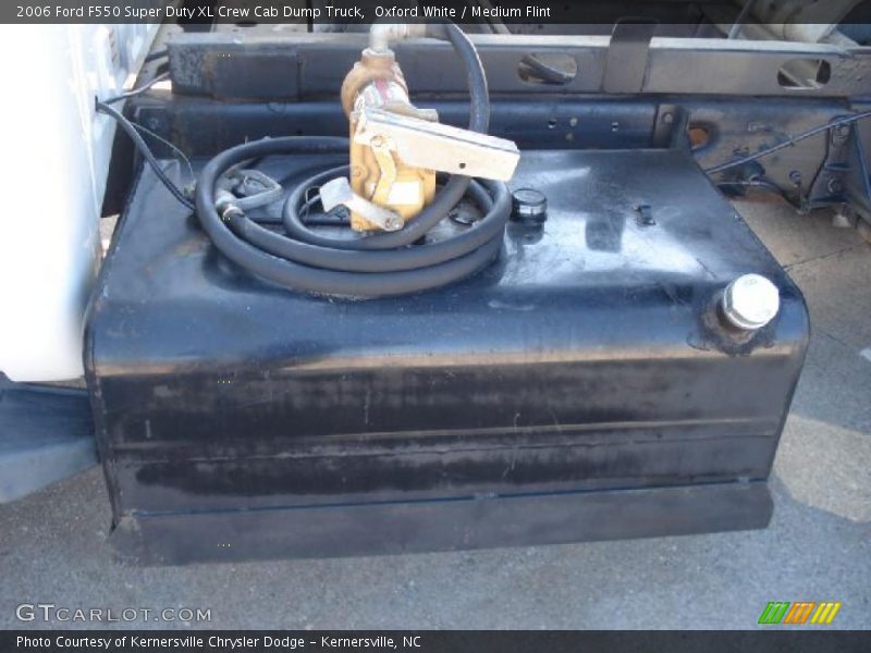 Oxford White / Medium Flint 2006 Ford F550 Super Duty XL Crew Cab Dump Truck