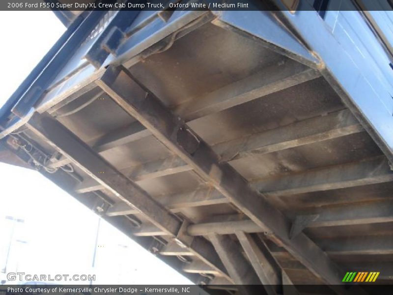 Oxford White / Medium Flint 2006 Ford F550 Super Duty XL Crew Cab Dump Truck